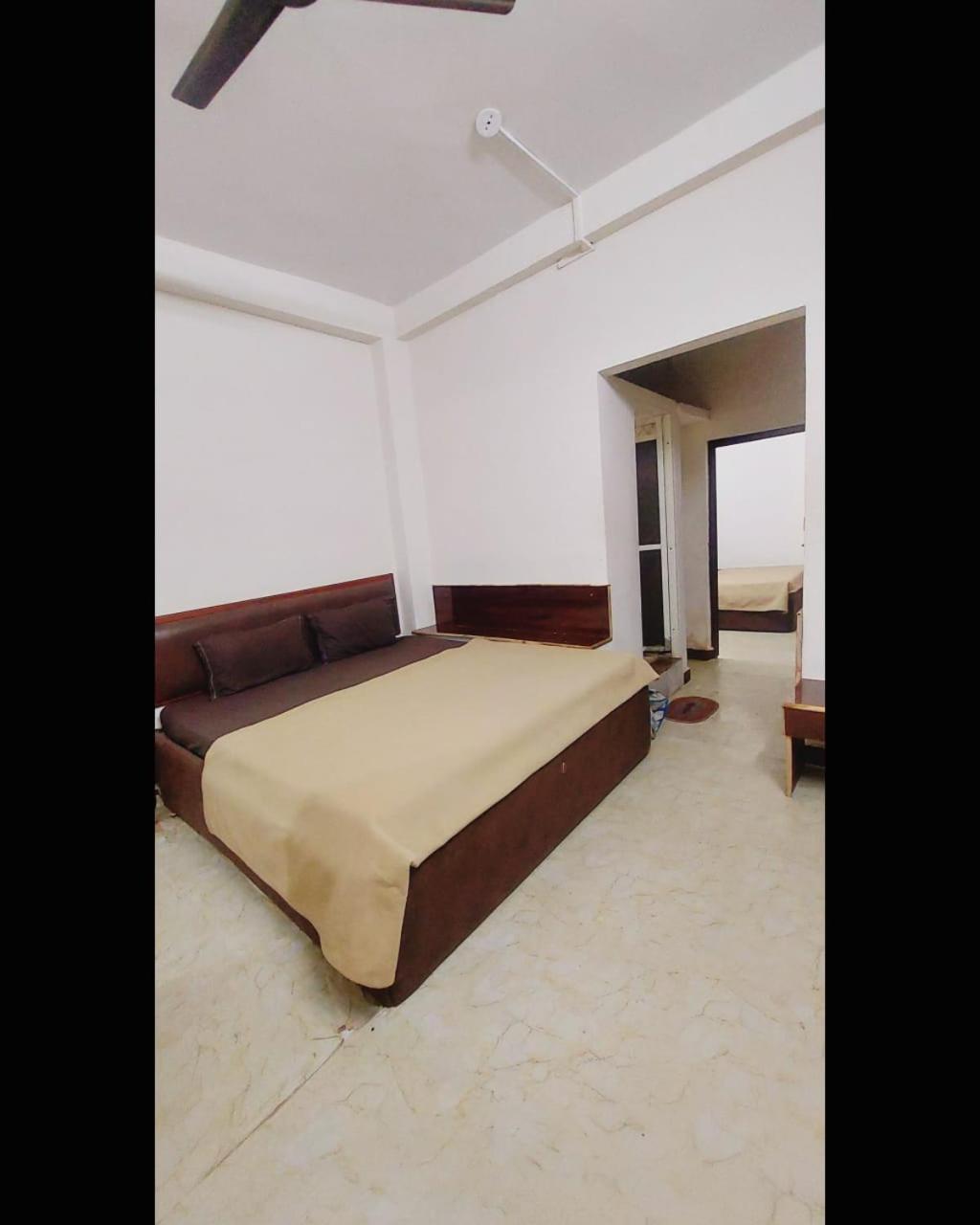 Hotel Prakash Palace ウッジャイン エクステリア 写真
